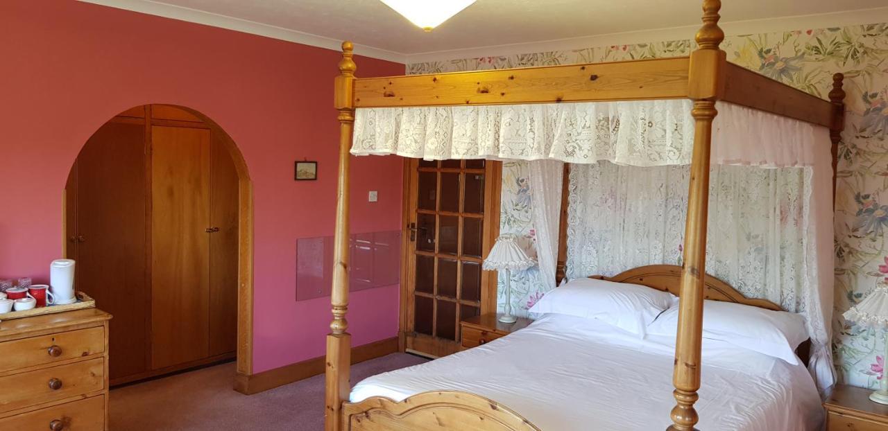 Bed and Breakfast Wychwood House Penally Exterior foto