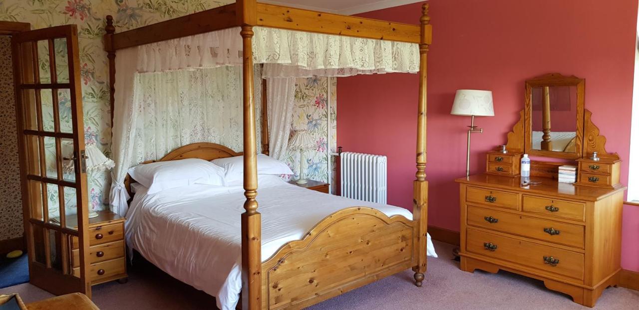 Bed and Breakfast Wychwood House Penally Exterior foto