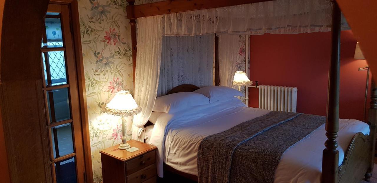 Bed and Breakfast Wychwood House Penally Exterior foto