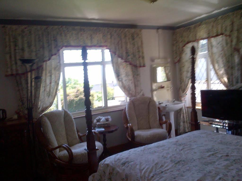 Bed and Breakfast Wychwood House Penally Exterior foto